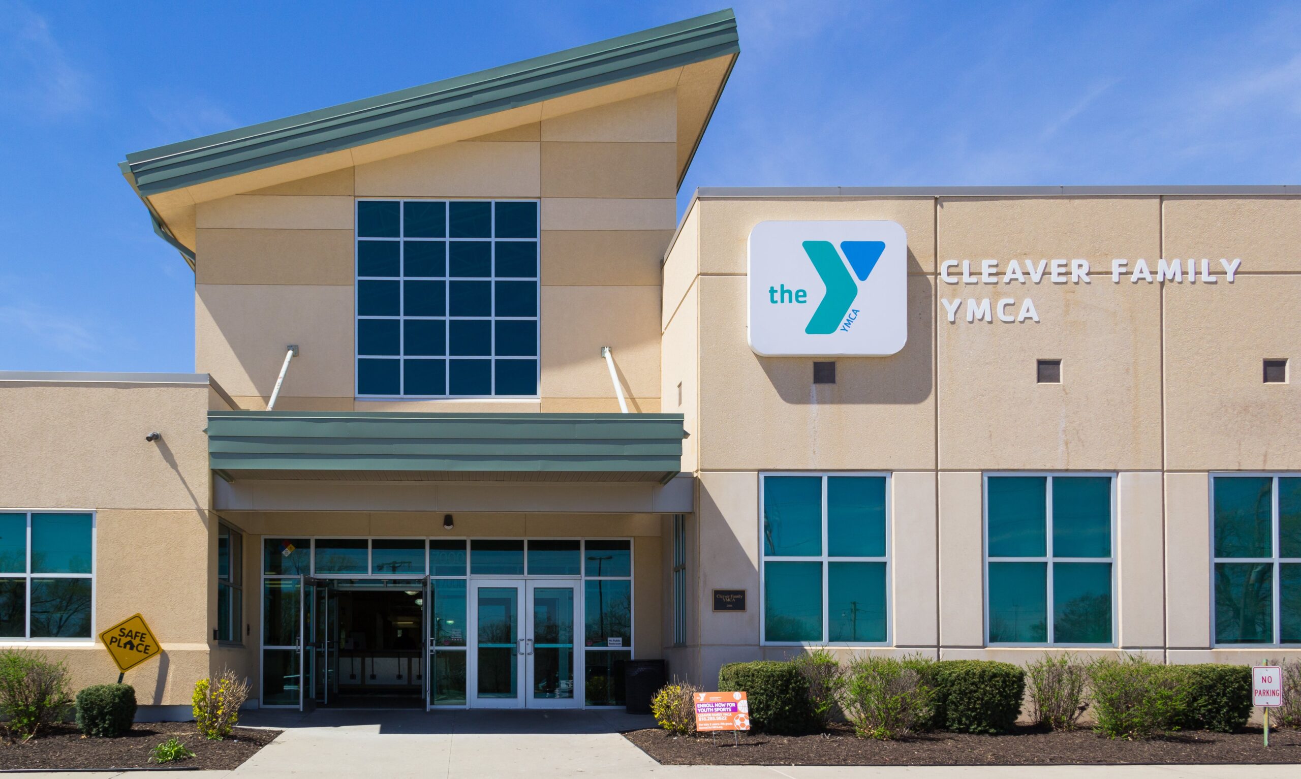 greaterkansascity ymca locations Cleaver Family YMCA exterior scaled 1